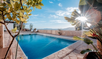 Resa Estates Ibiza sale te koop Villa hills Can Furnet pool 9.jpg